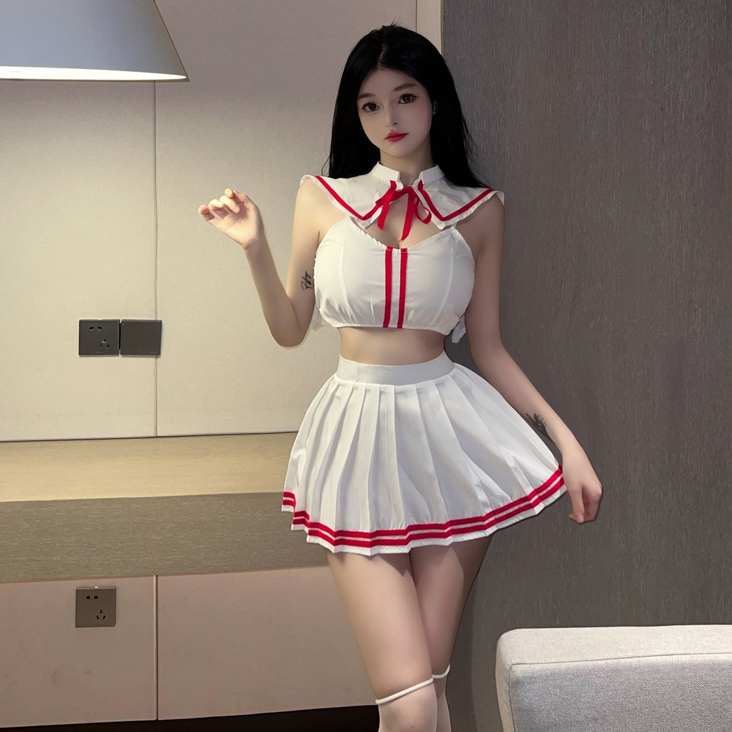 百褶裙女性感套装P-50