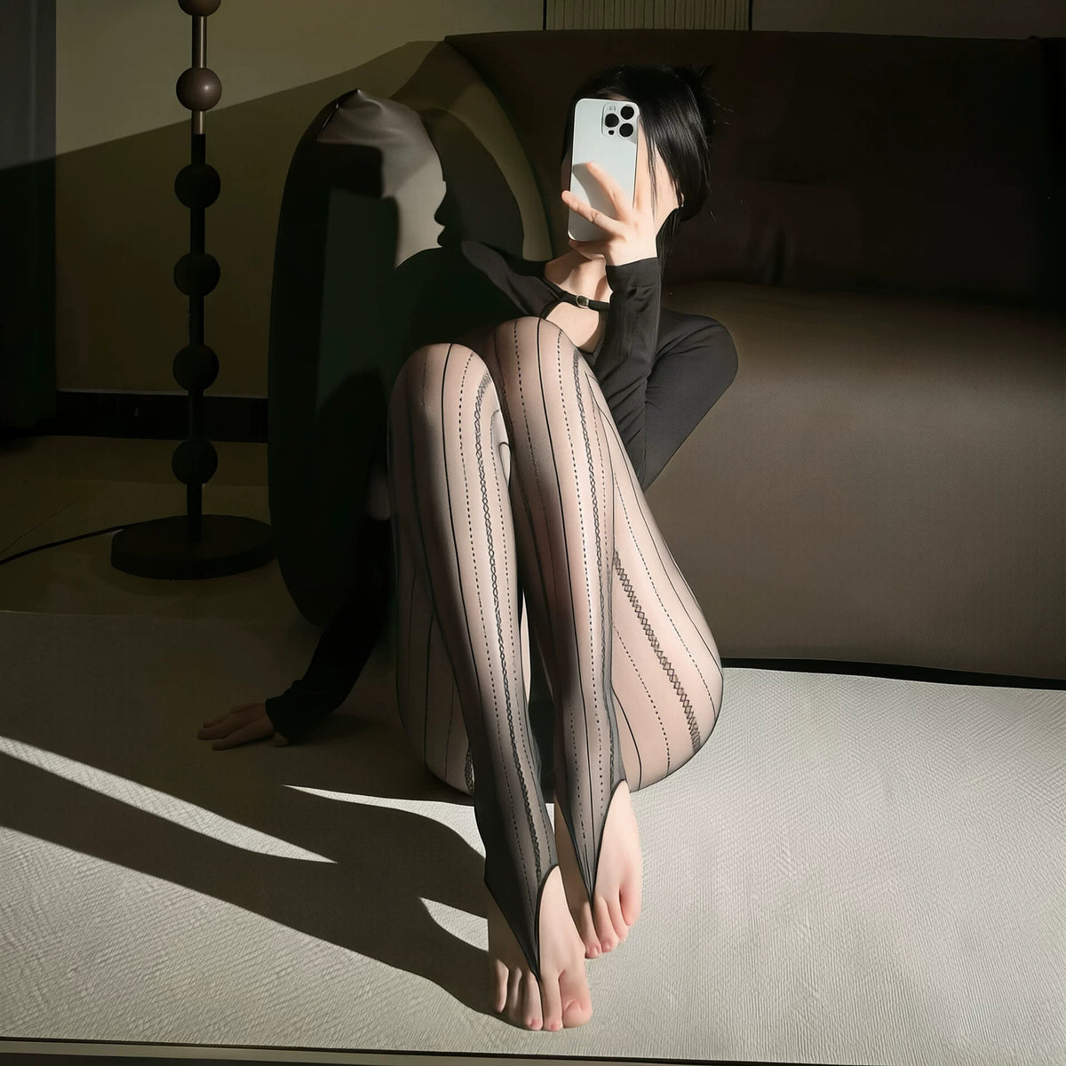 Qinxian jacquard aurora toe-separated stockings – black 5180
